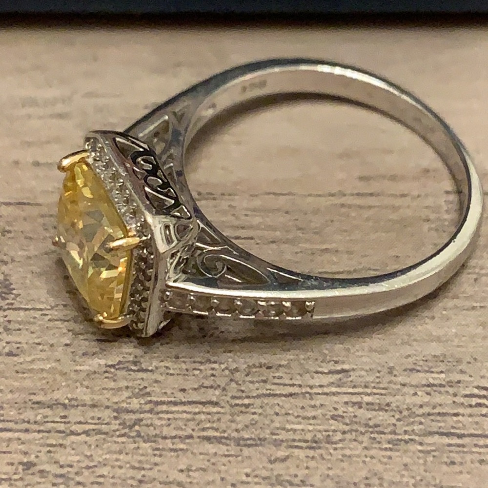 Bradford exchange canary princess halo ring - Picture 9 of 12